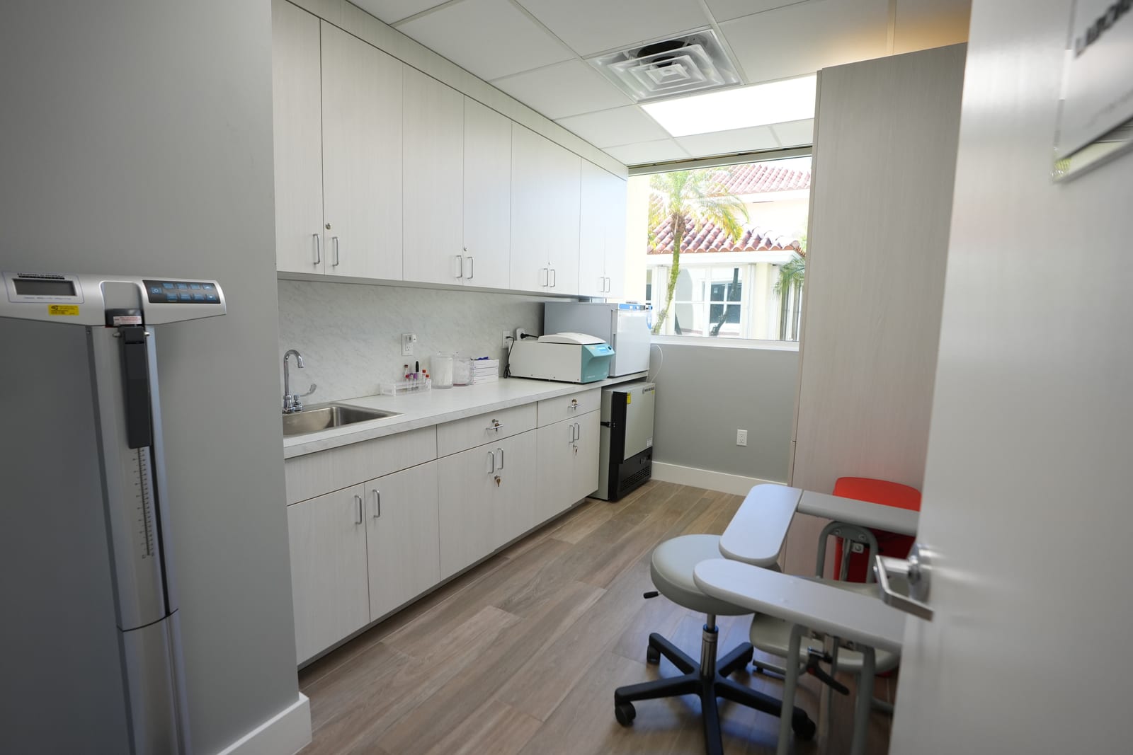 On-site laboratory — sample processing, centrifuges and temperature-controlled storage.